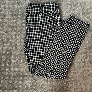 Black and white plaid pixie pant (ankle length)